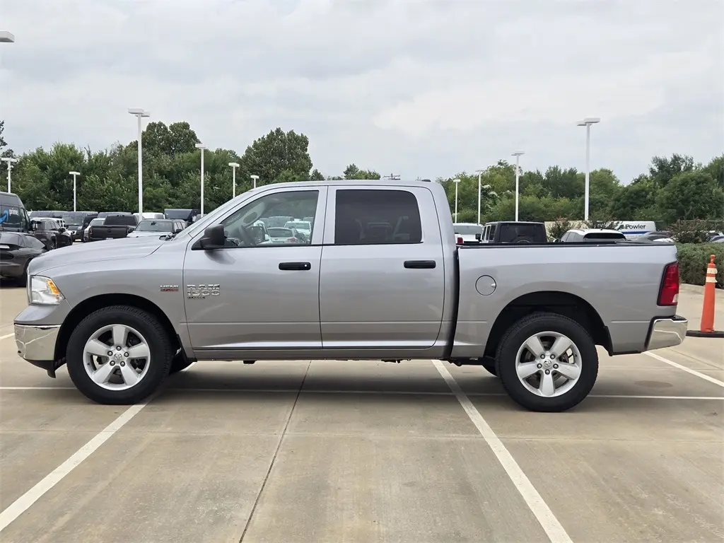 2023 Ram 1500 Classic SLT photo 4