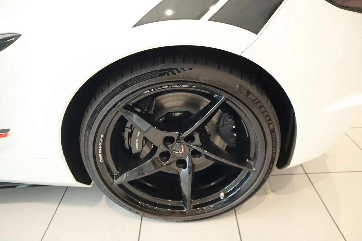 2027 Chevrolet Corvette 2LT - Photo 20