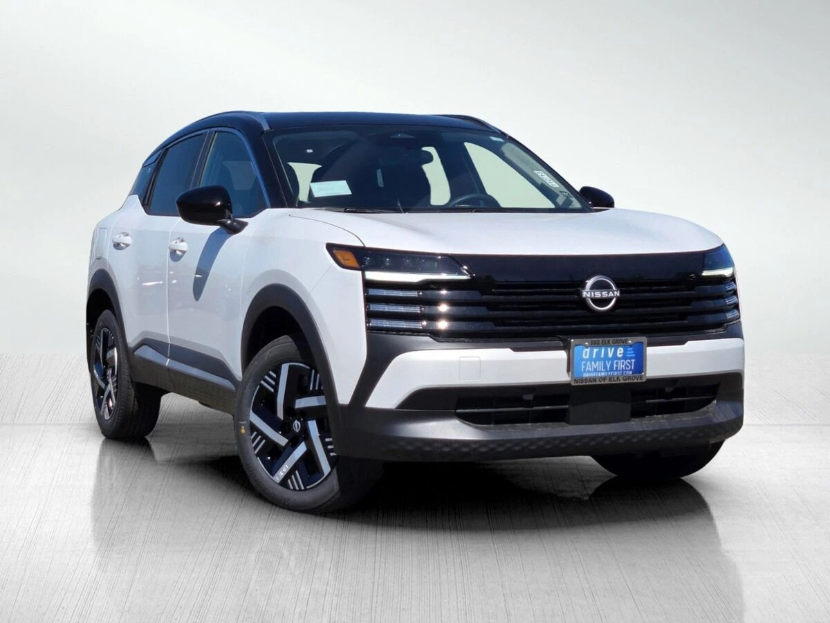 2026 Nissan Kicks 2.0 SV's photo