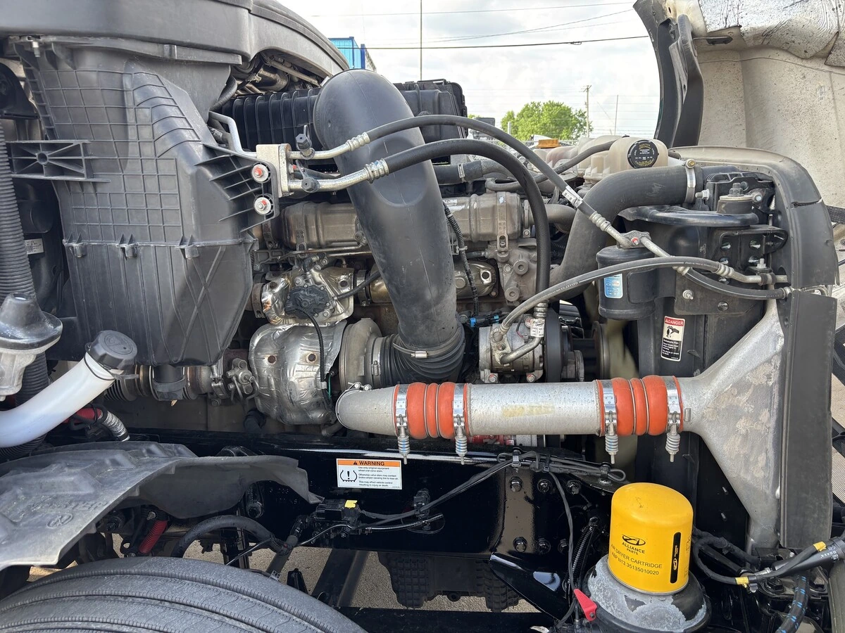 2024 Freightliner Cascadia - image 28