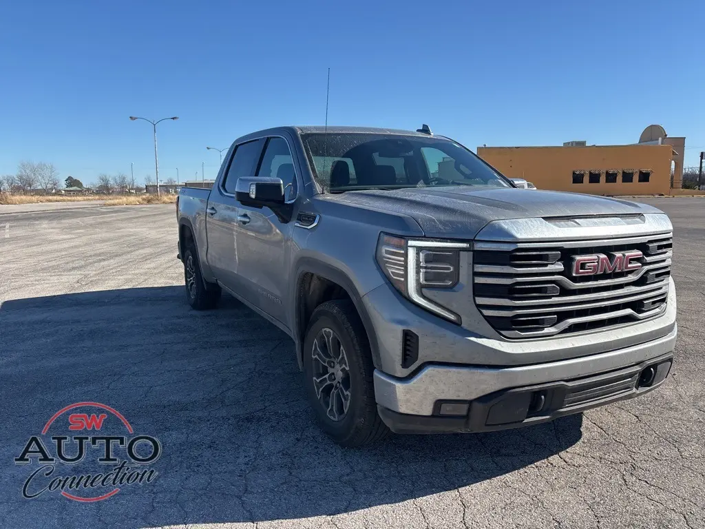 2025 GMC Sierra 1500 SLT's photo