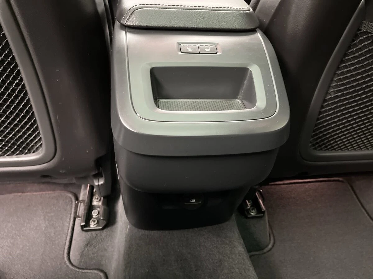 2024 Volvo - image 12