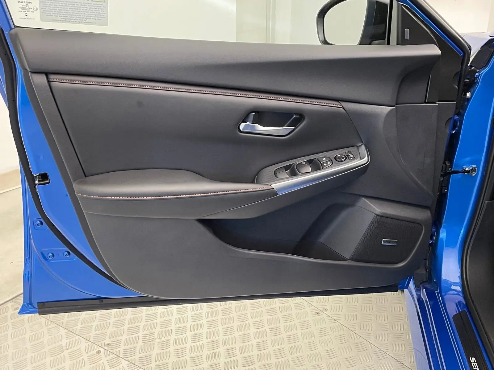 2025 Nissan Sentra SR photo 13