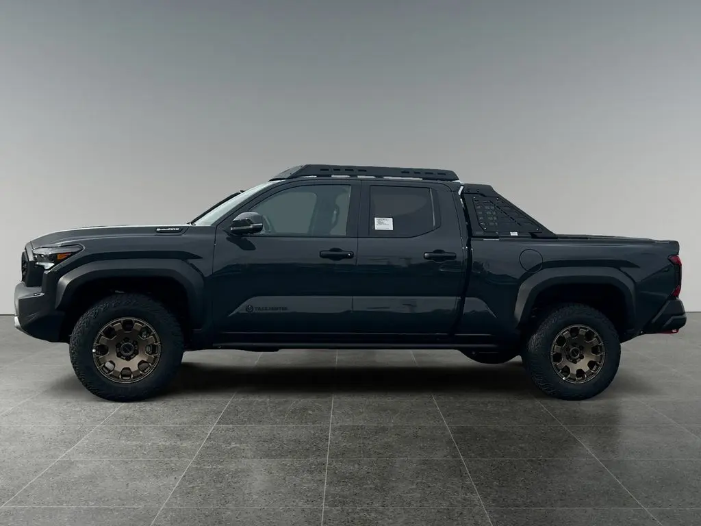 2025 Toyota Tacoma Trailhunter photo 4