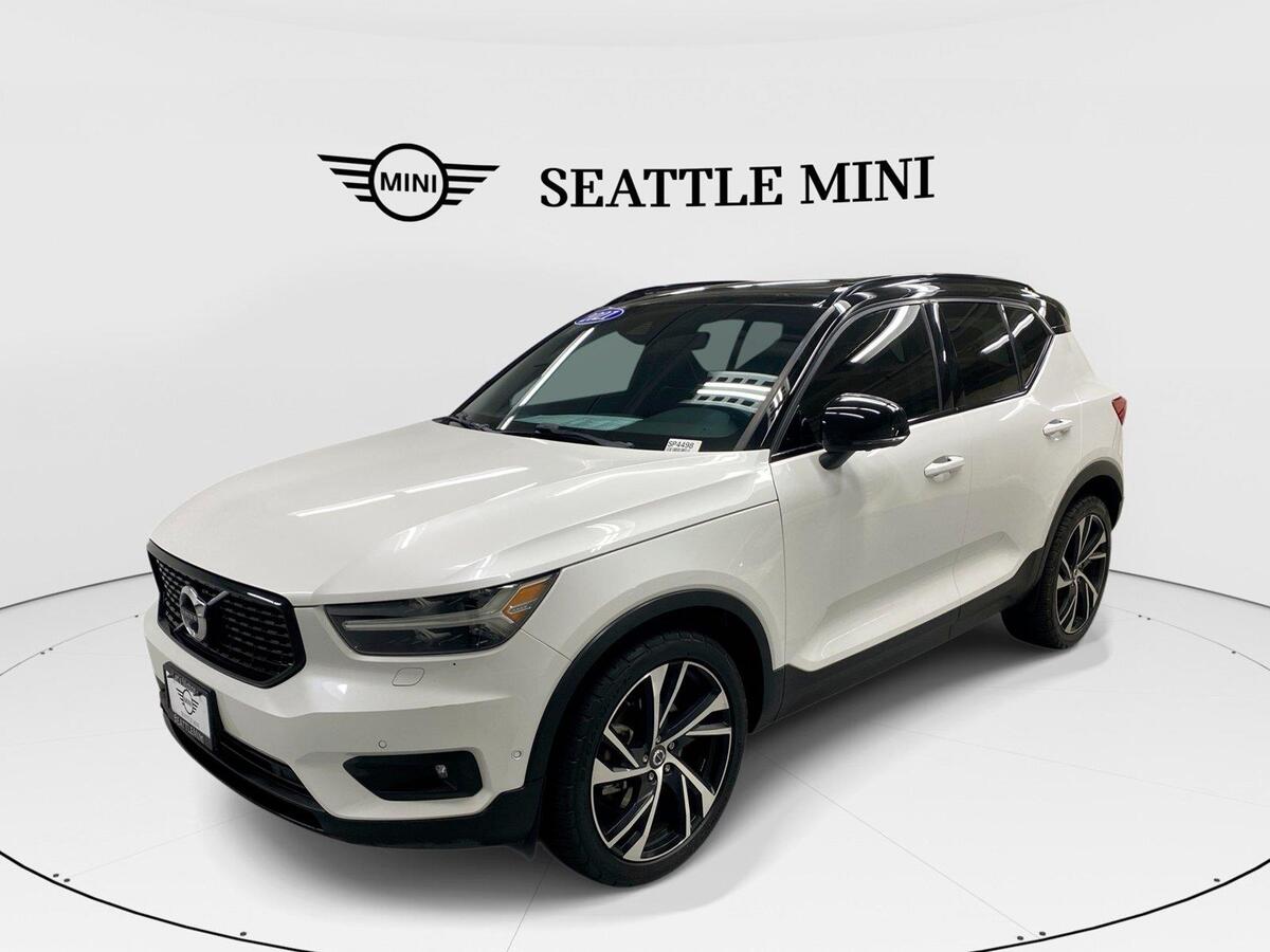 2021 Volvo XC40 T5 R-Design