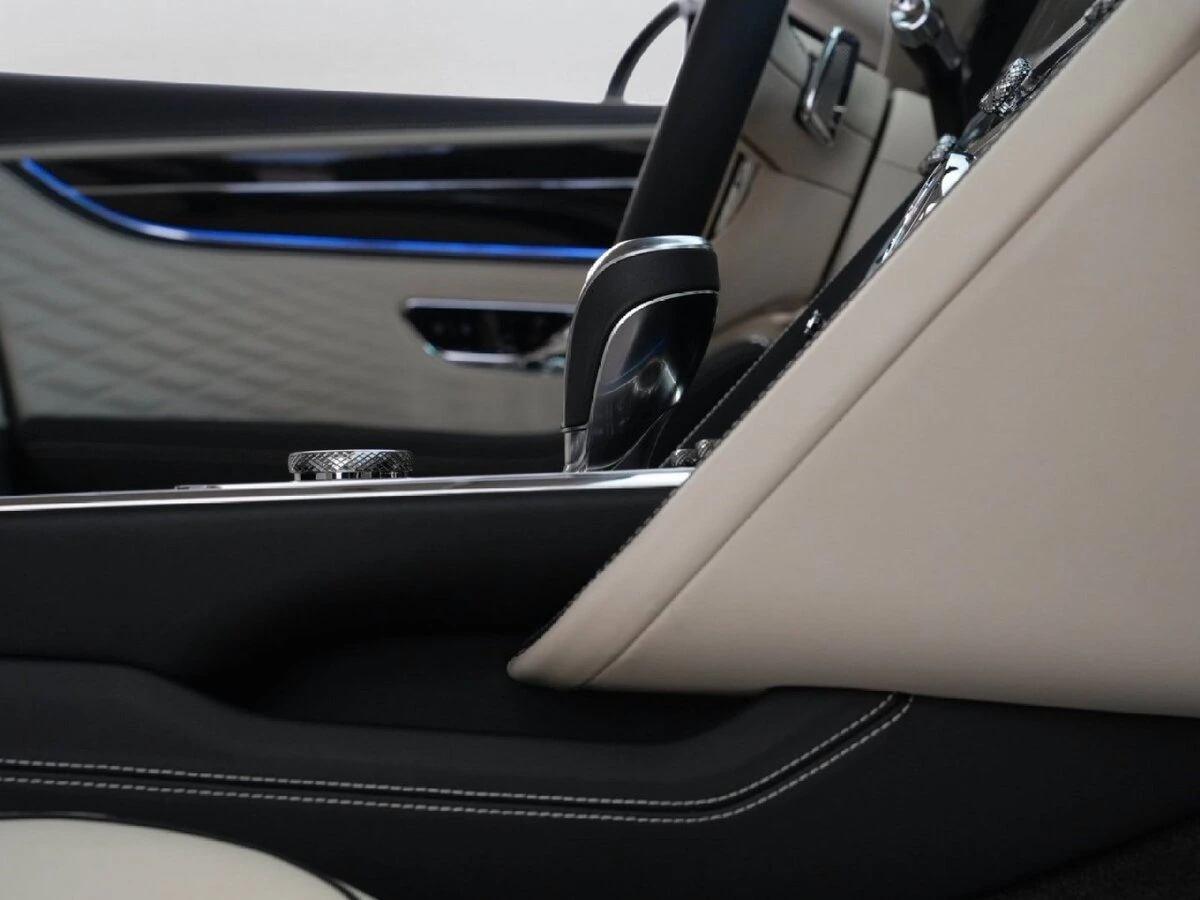 2026 Bentley Flying Spur Azure - Photo 50