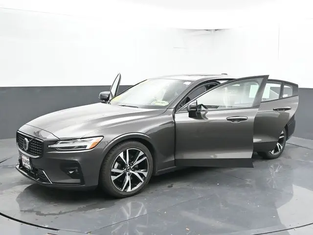 2024 Volvo S60 B5 Core photo 40