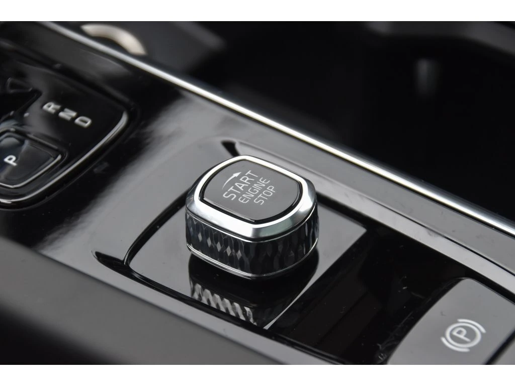 2026 Volvo - image 36