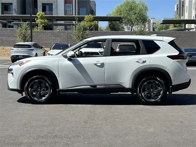 2026 Nissan Rogue SV photo 2