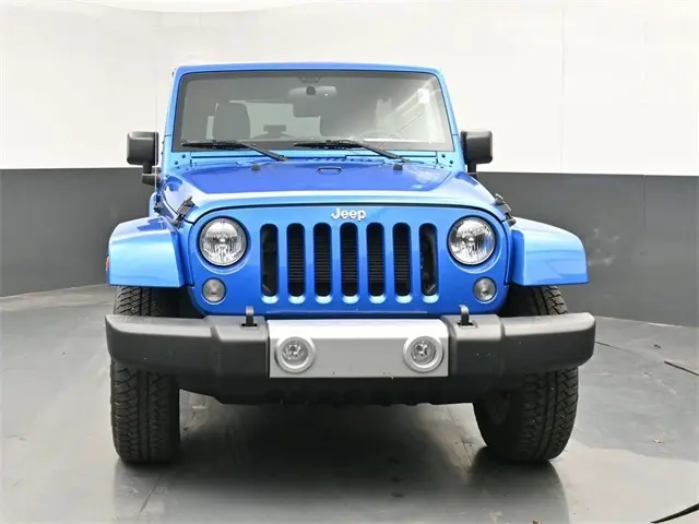 2015 Jeep Wrangler Unlimited Sahara photo 3