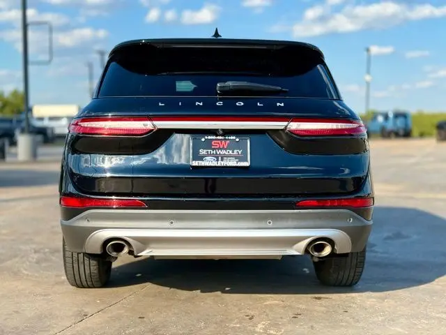 2022 Lincoln Corsair Standard photo 2