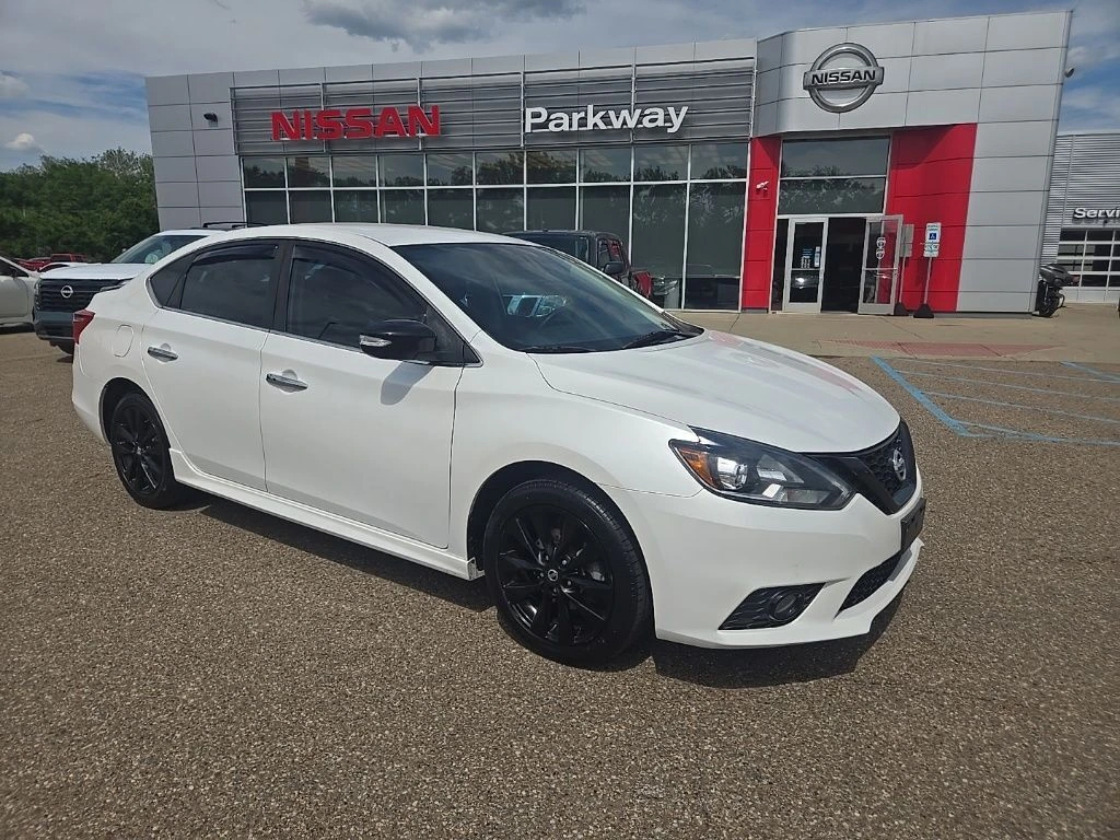 2018 Nissan Sentra SR CVT's photo