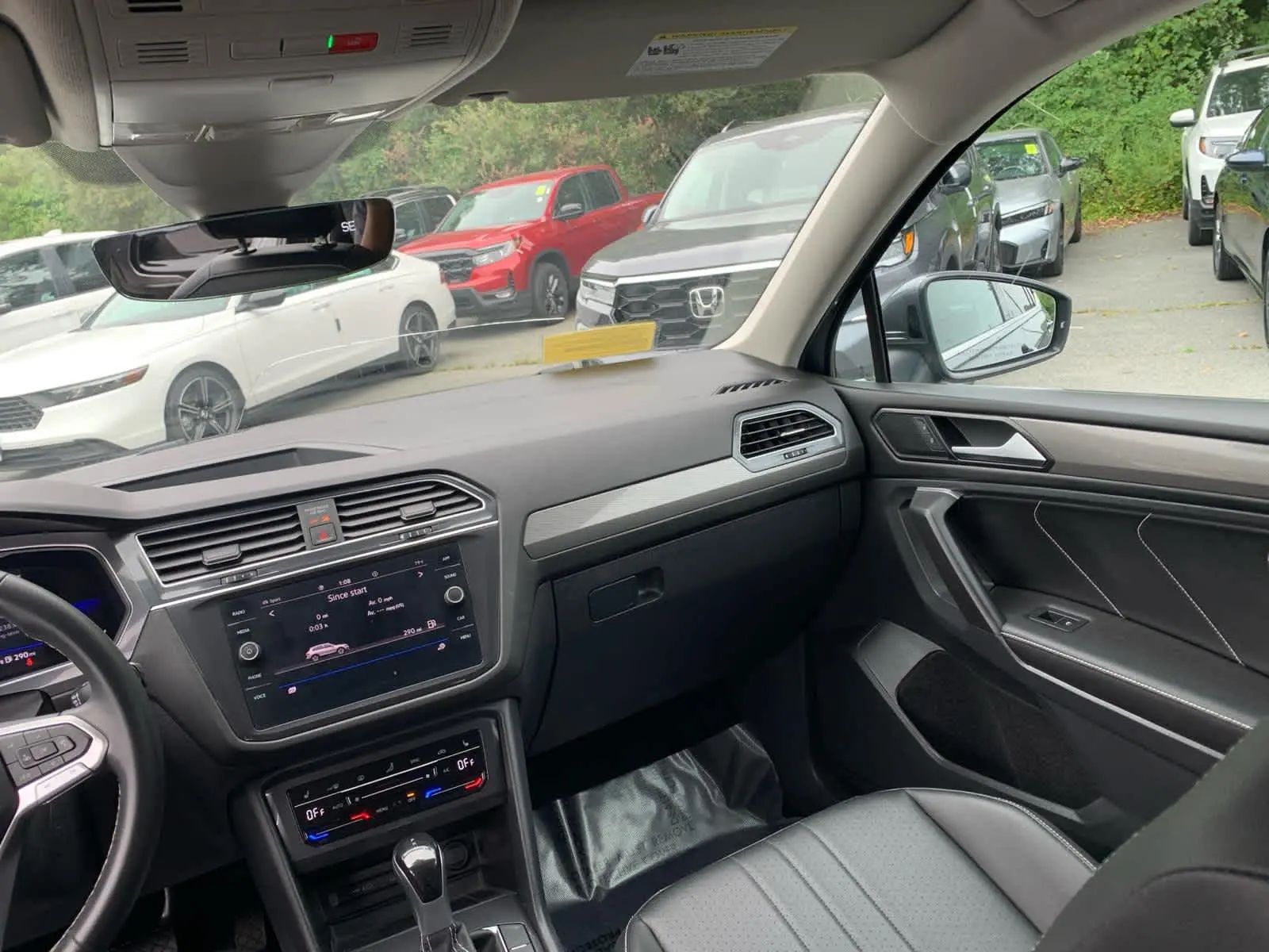 2023 Volkswagen Tiguan SE photo 30