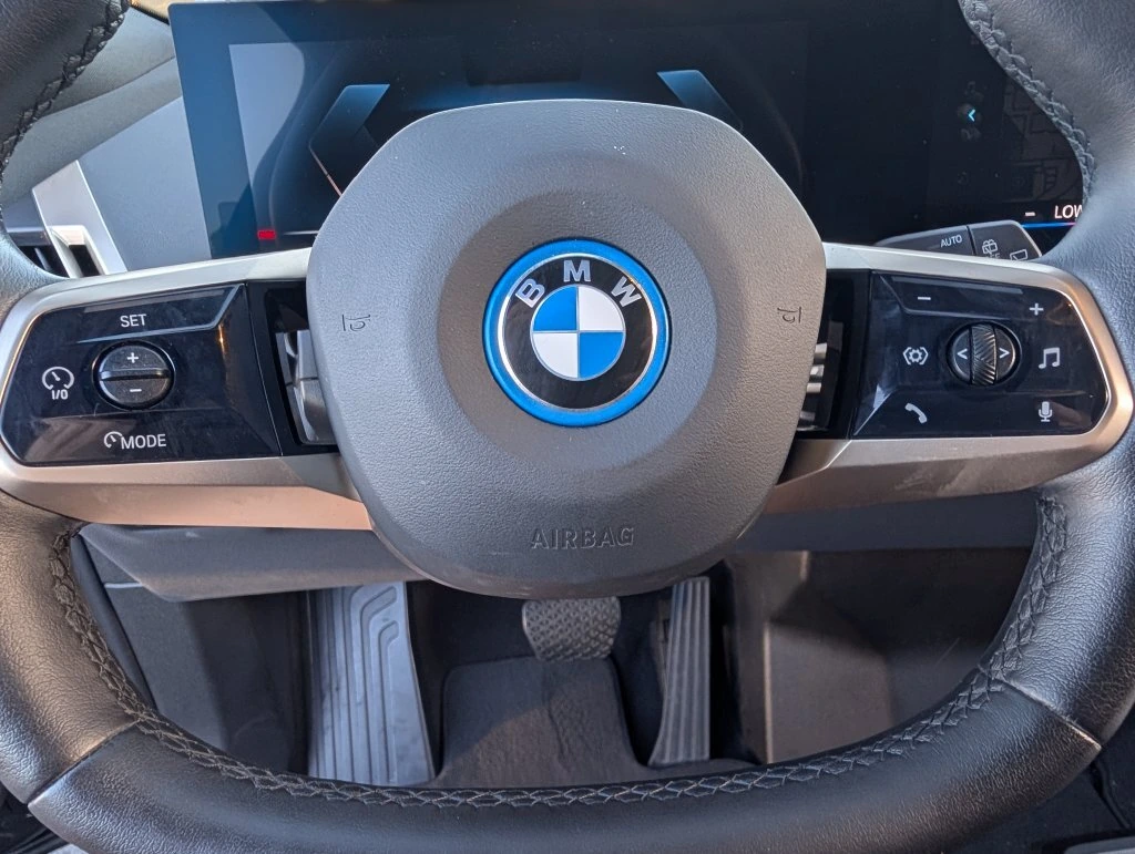 2023 BMW iX Base - Photo 23