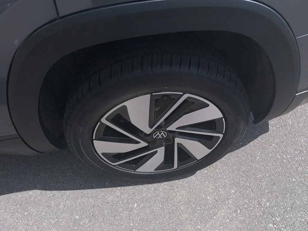 2024 Volkswagen Atlas SE photo 6