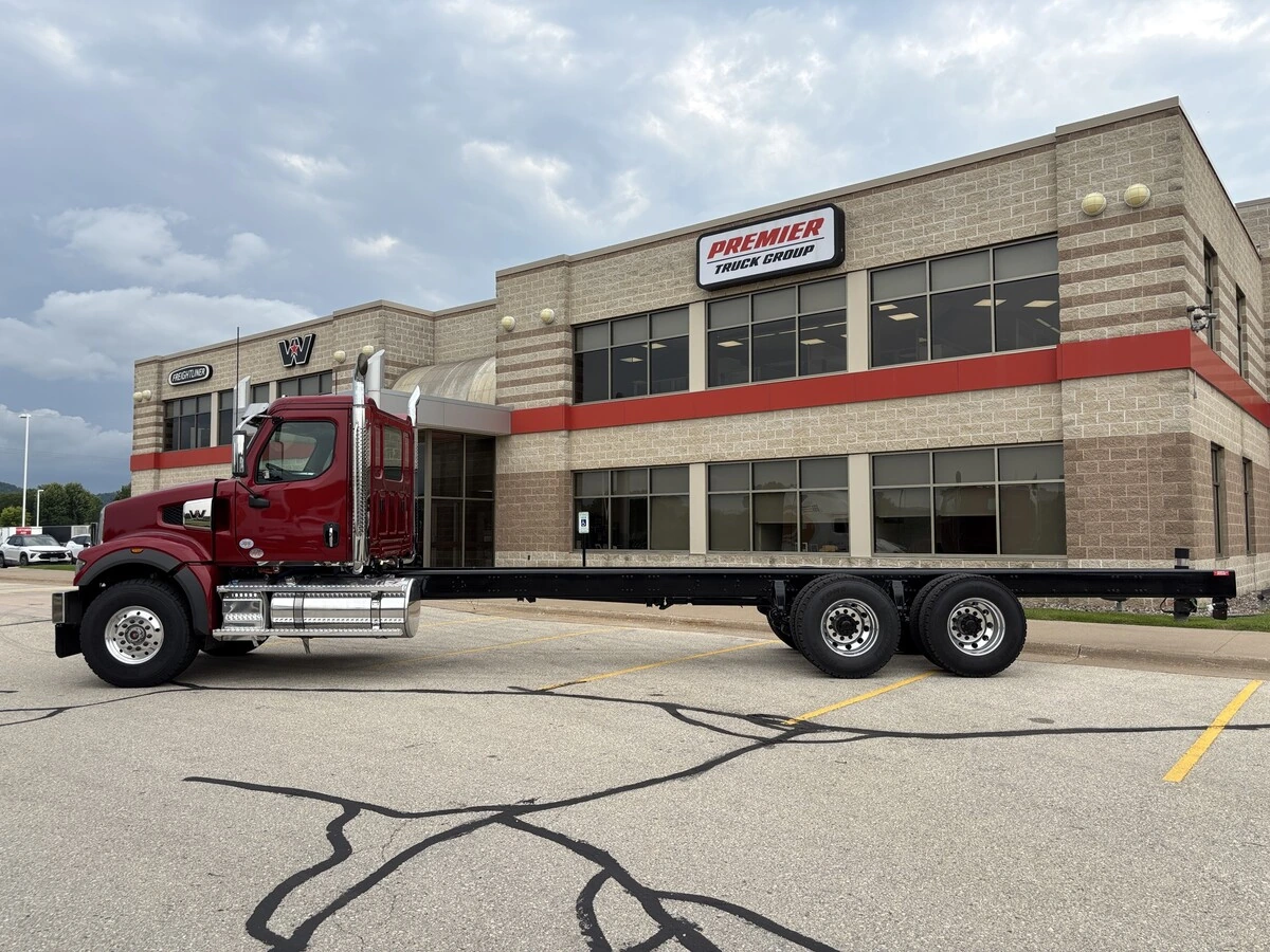 2027 Western Star 49X — photo 8