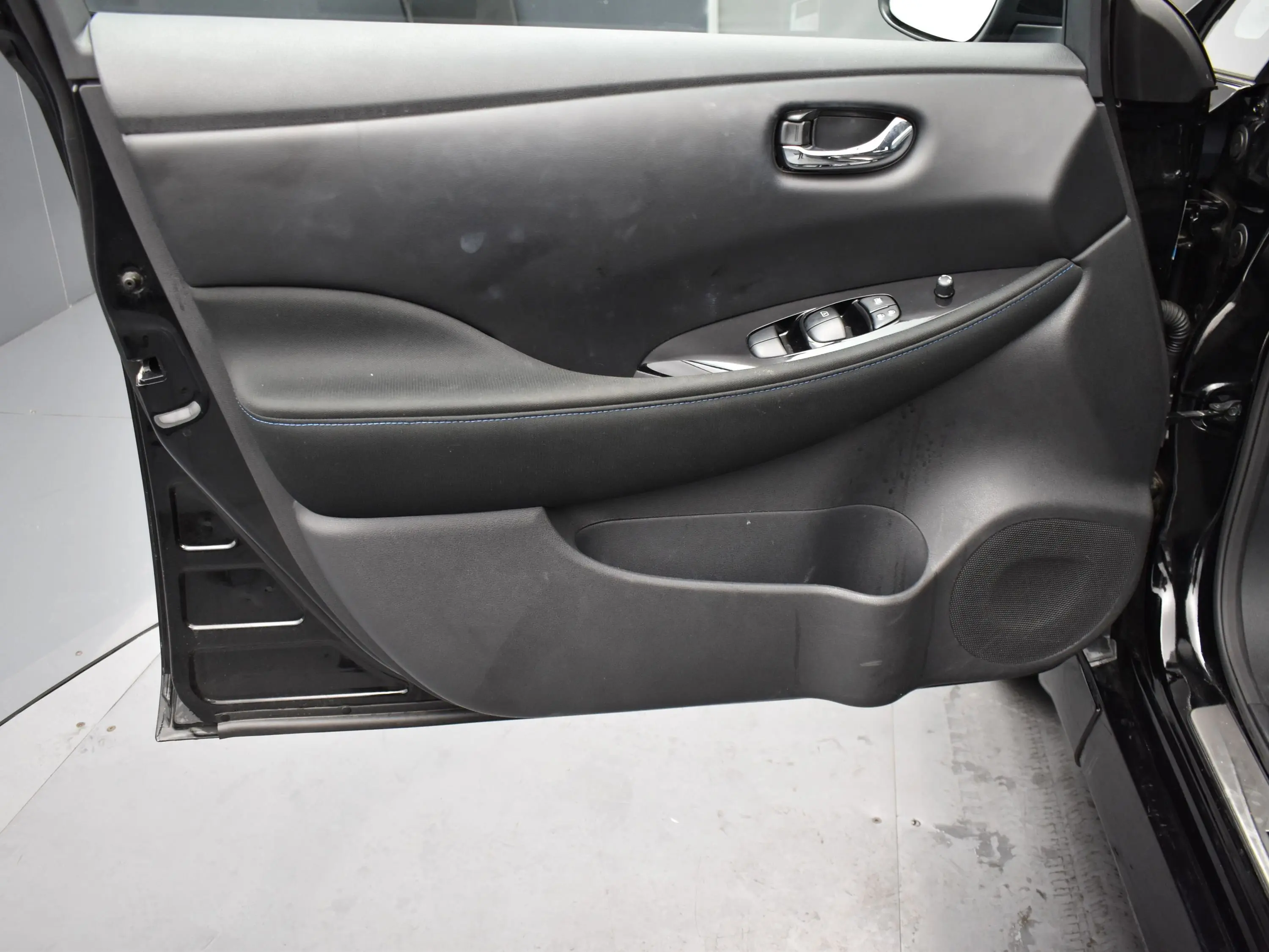 2023 Nissan Leaf SV Plus photo 10