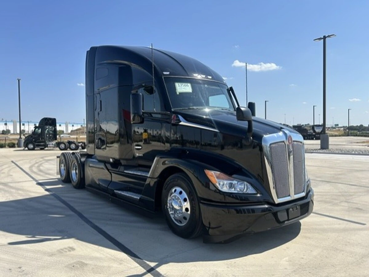 2023 Kenworth T680 — photo 6