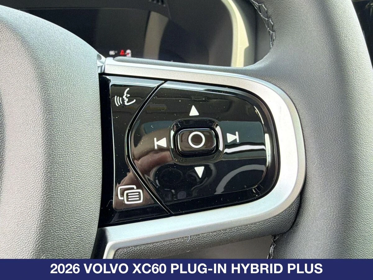 2026 Volvo - image 18