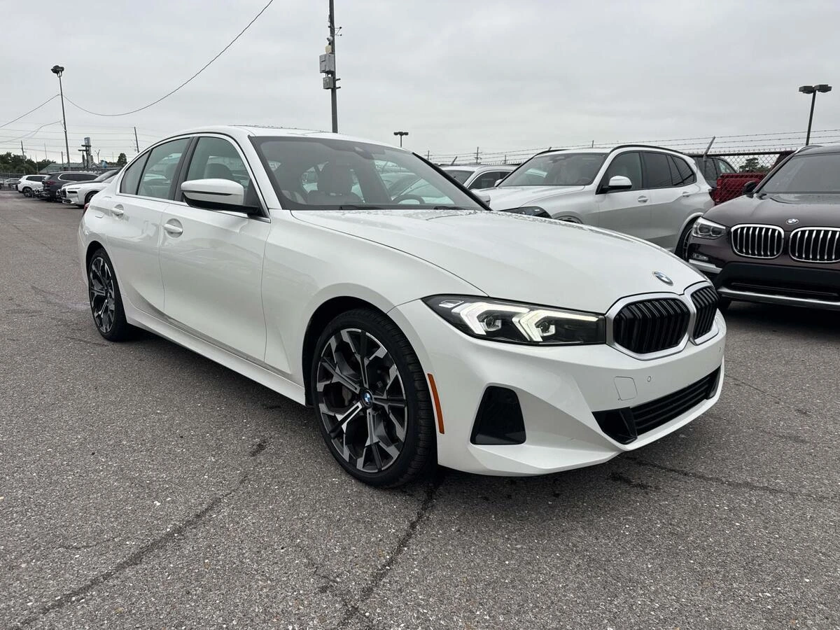 2025 BMW 3 Series 330i Sedan's photo