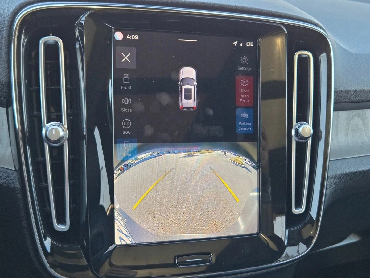 2023 Volvo - image 25