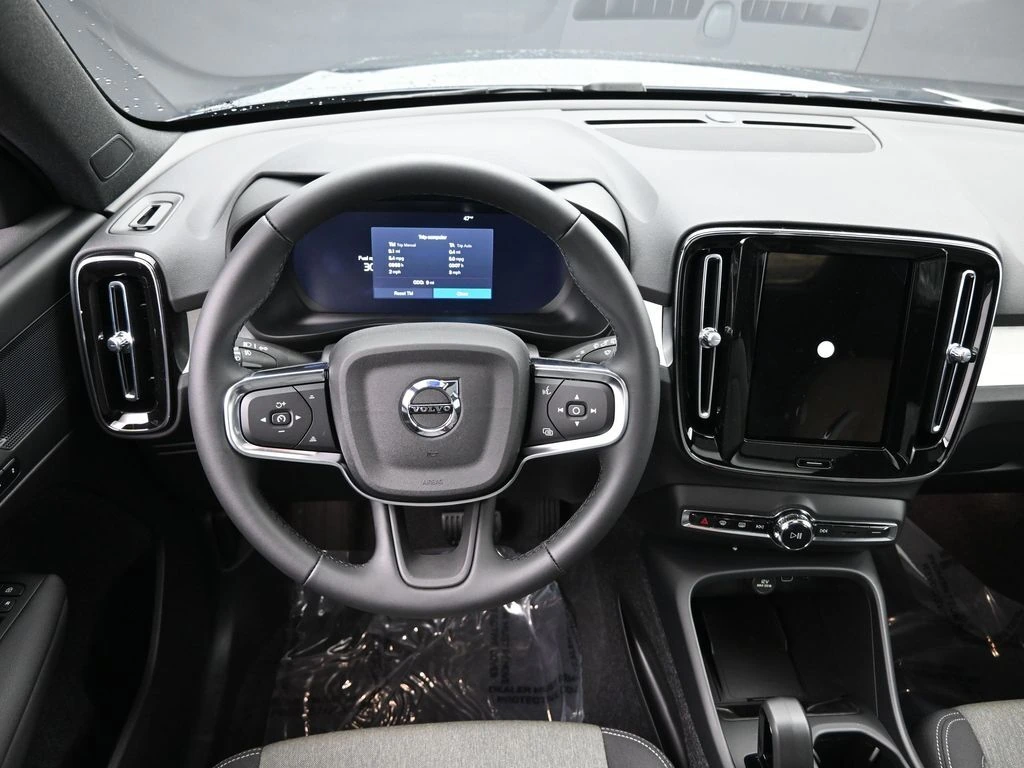 2026 Volvo - image 18