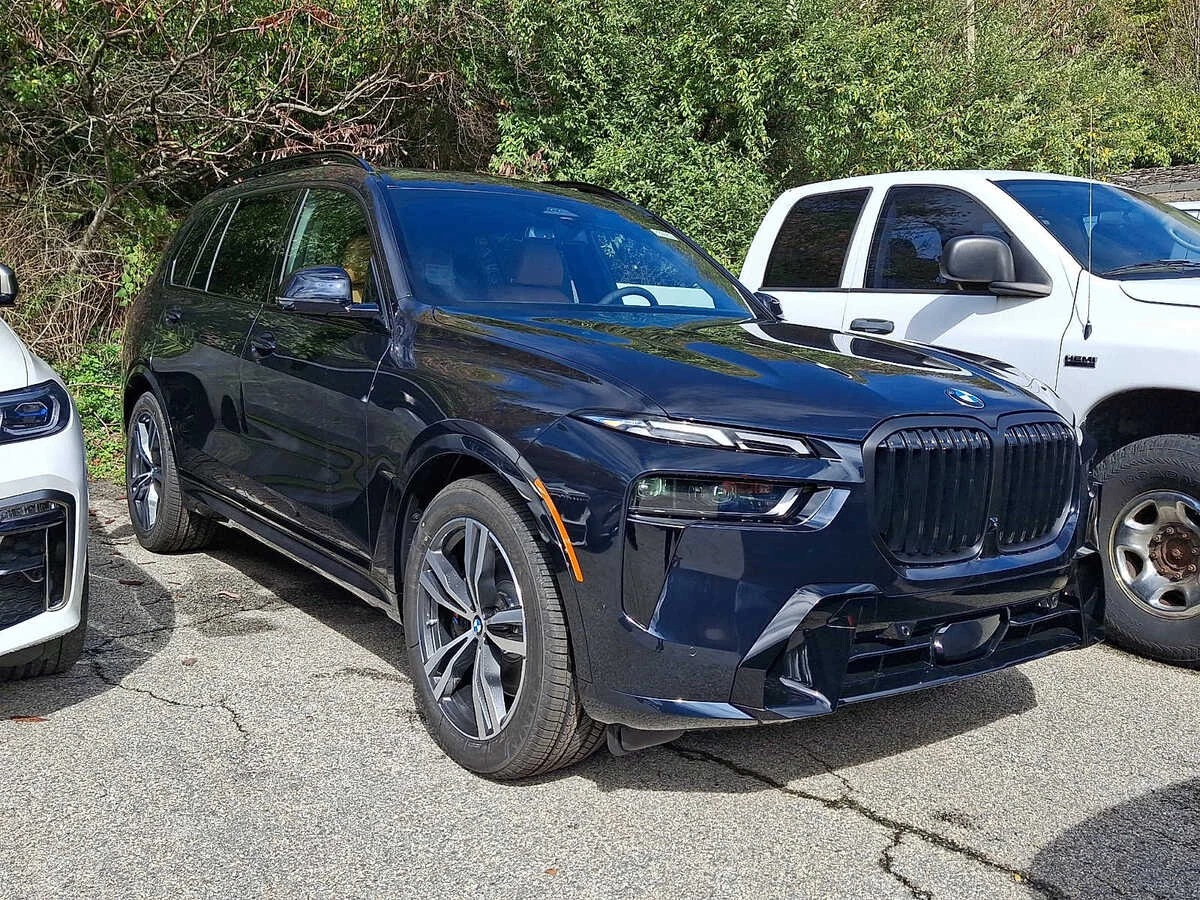 2027 BMW X7