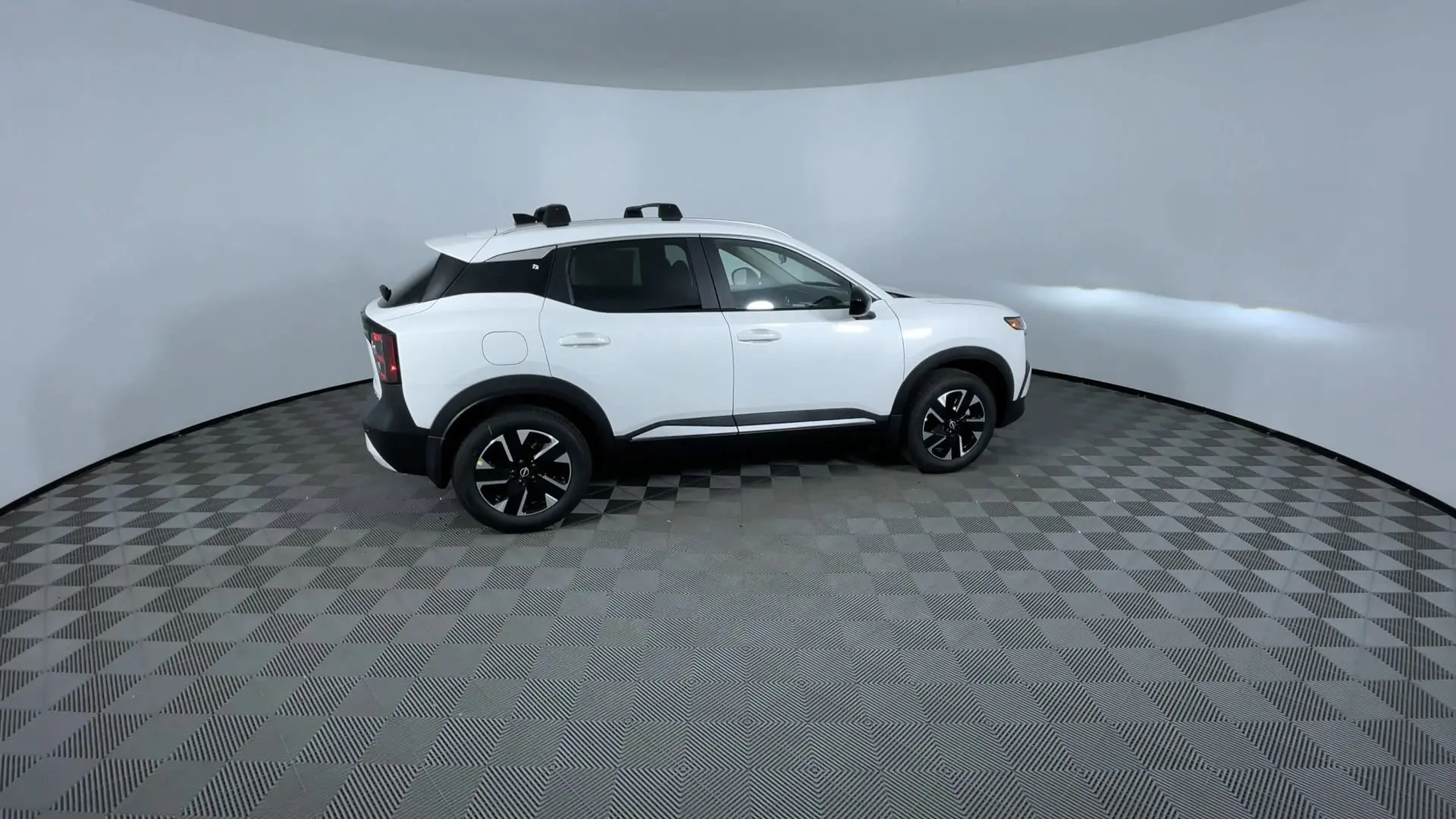 2026 Nissan Kicks SV photo 2