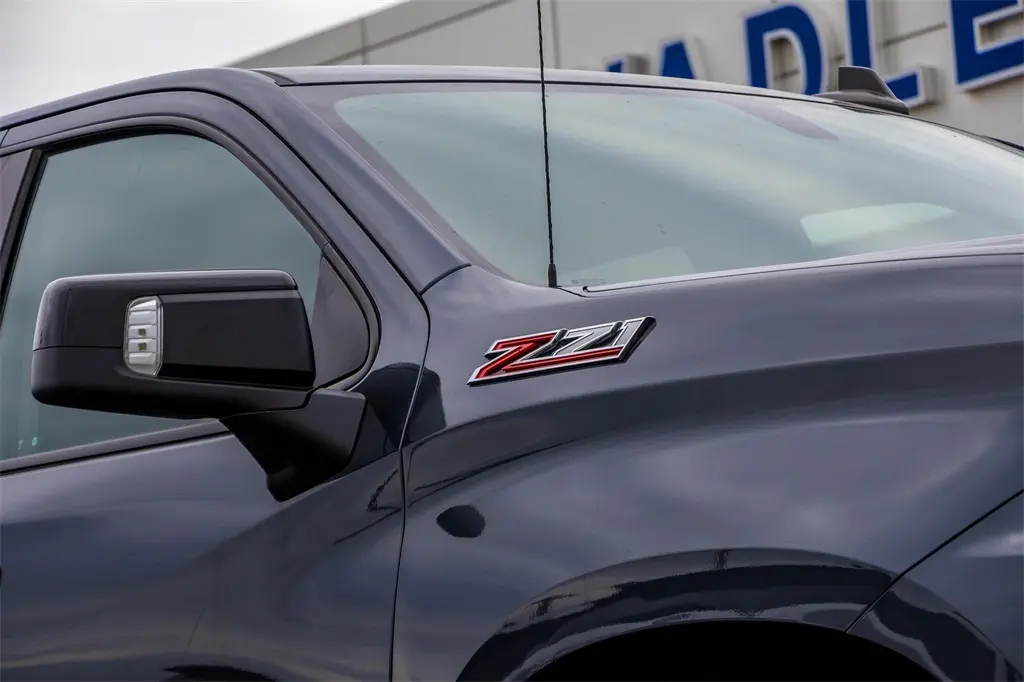 2020 Chevrolet Silverado 1500 LT Trail Boss Z71 photo 2