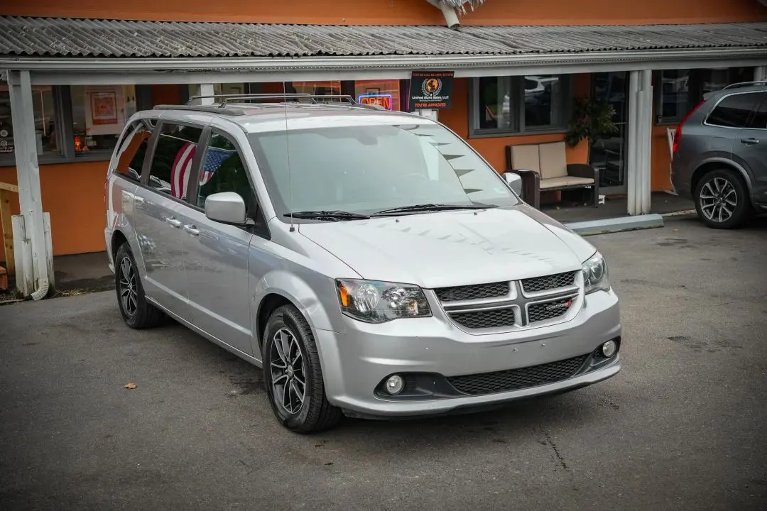 2018 Dodge Grand Caravan GT photo 3