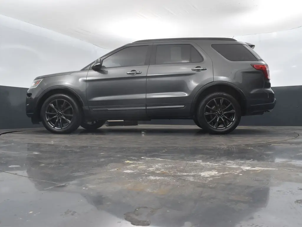 2018 Ford Explorer XLT photo 47