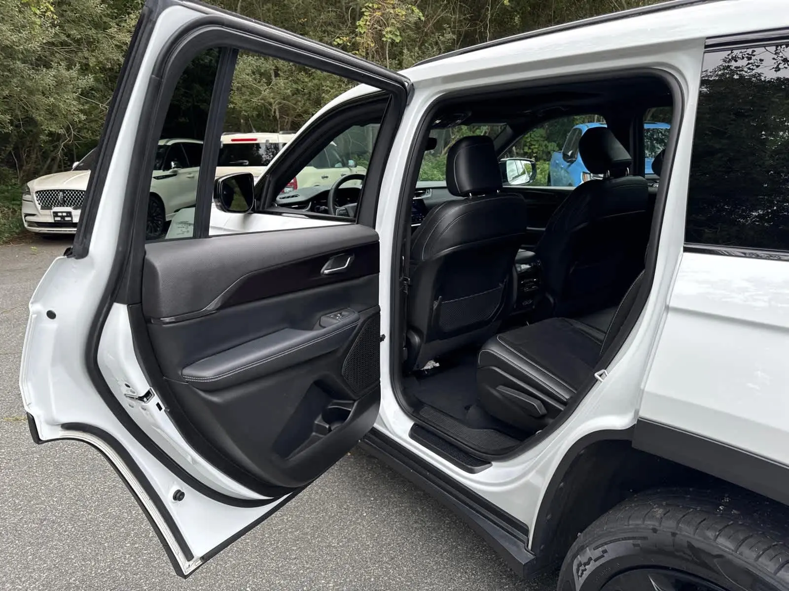 2023 Jeep Grand Cherokee Altitude photo 27