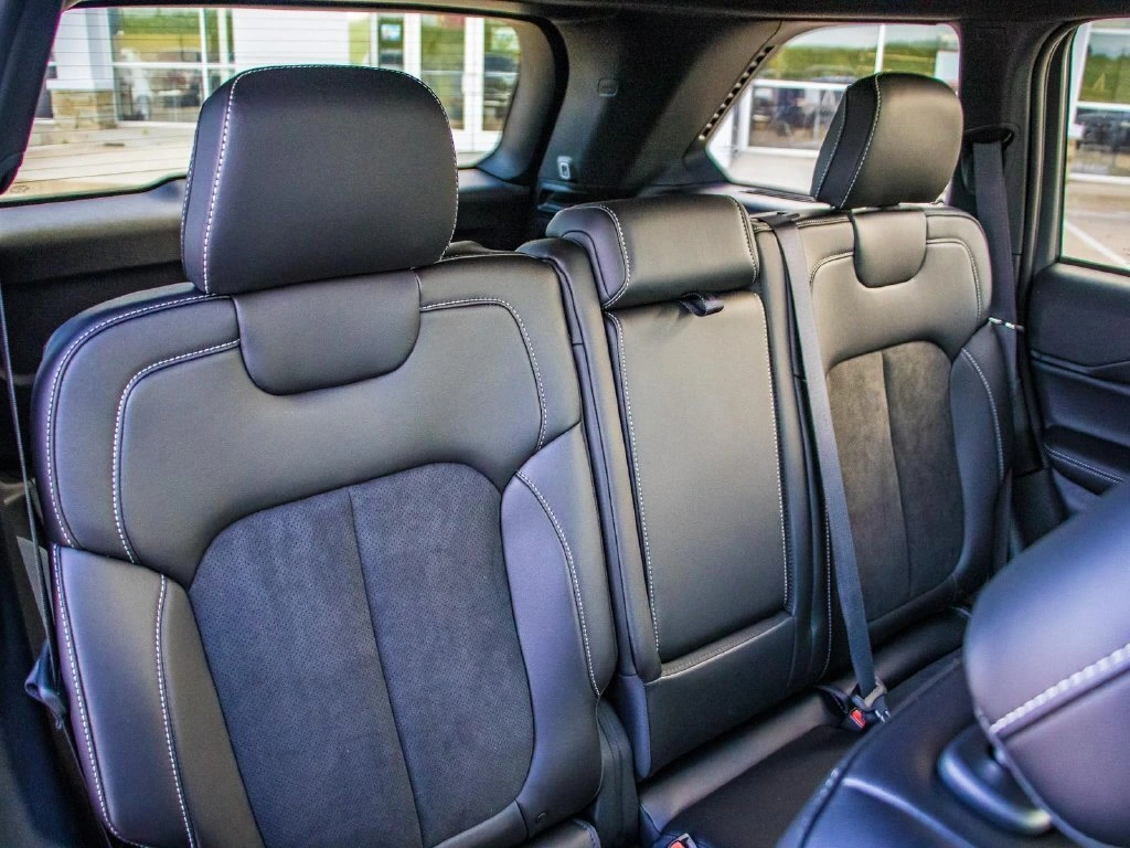 2025 Jeep Grand Cherokee Altitude - Photo 19