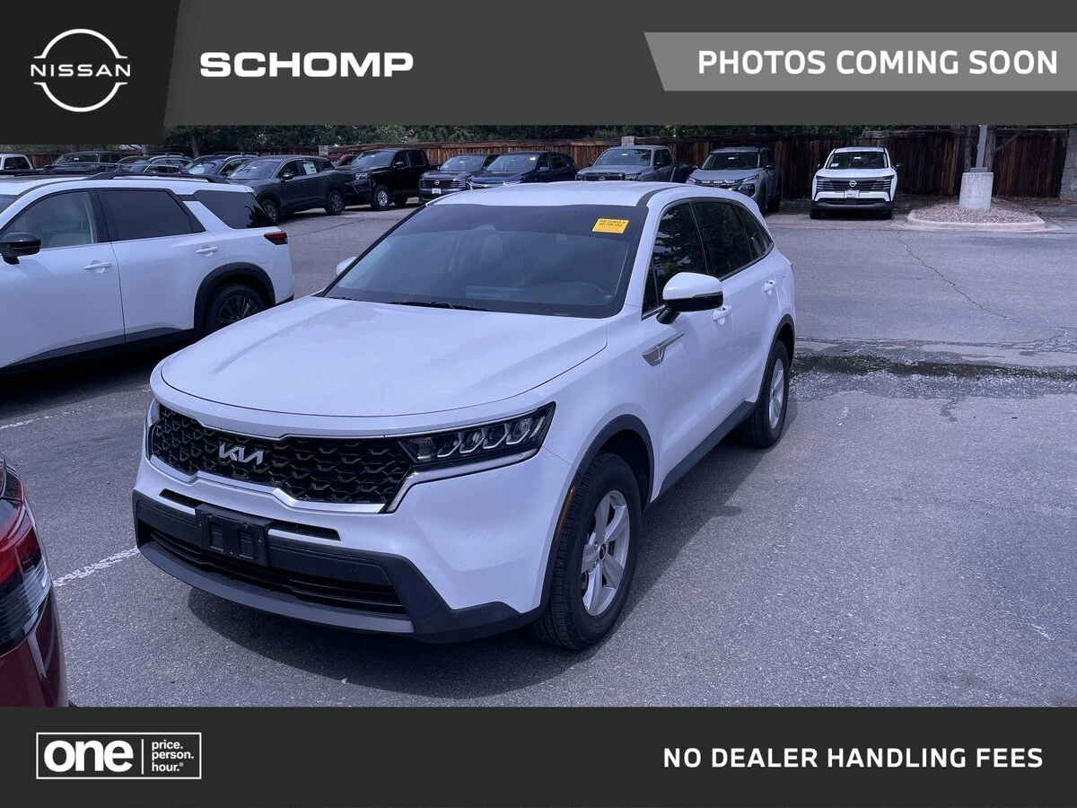 2023 Kia Sorento LX AT 4WD's photo