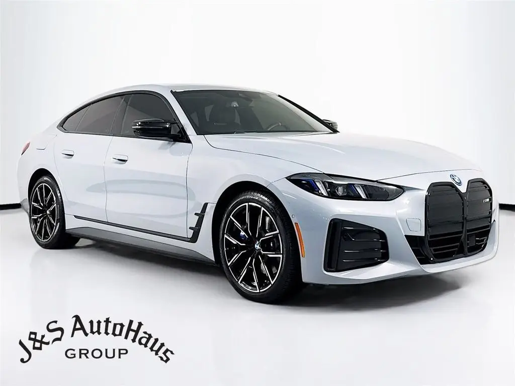 2025 BMW i4 M50's photo