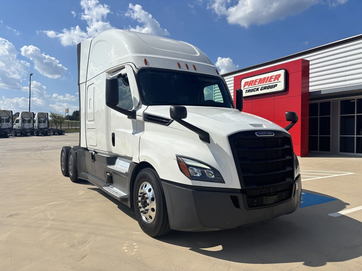 2022 Freightliner Cascadia — photo 3