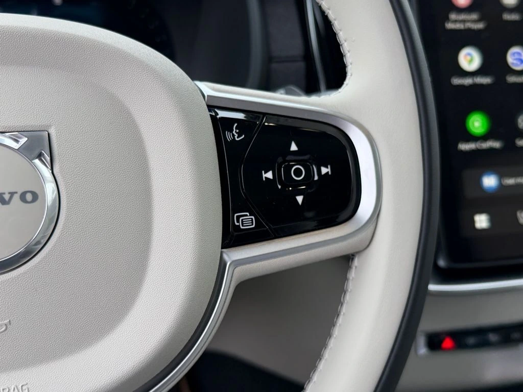 2026 Volvo - image 17