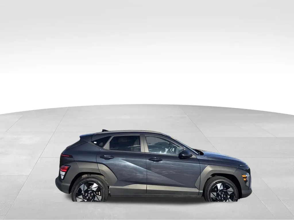 2024 Hyundai Kona SEL photo 2