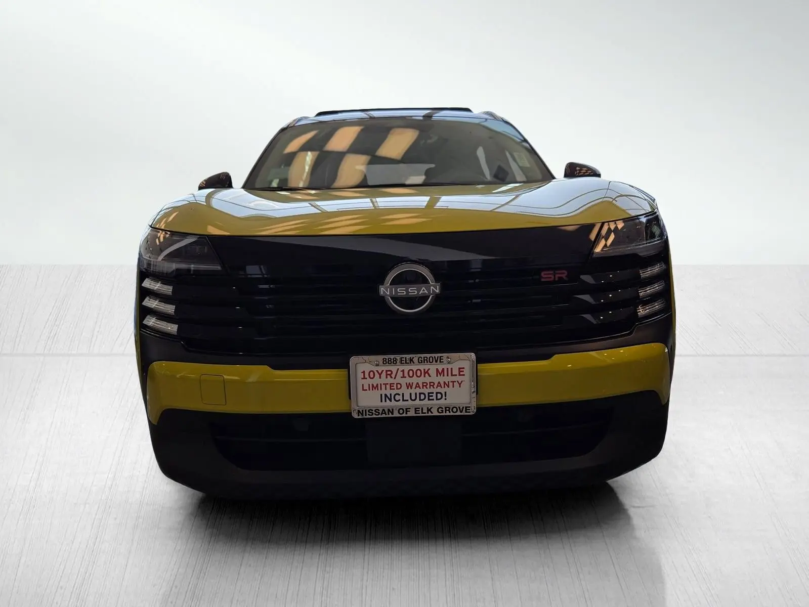 2025 Nissan Kicks SR photo 2