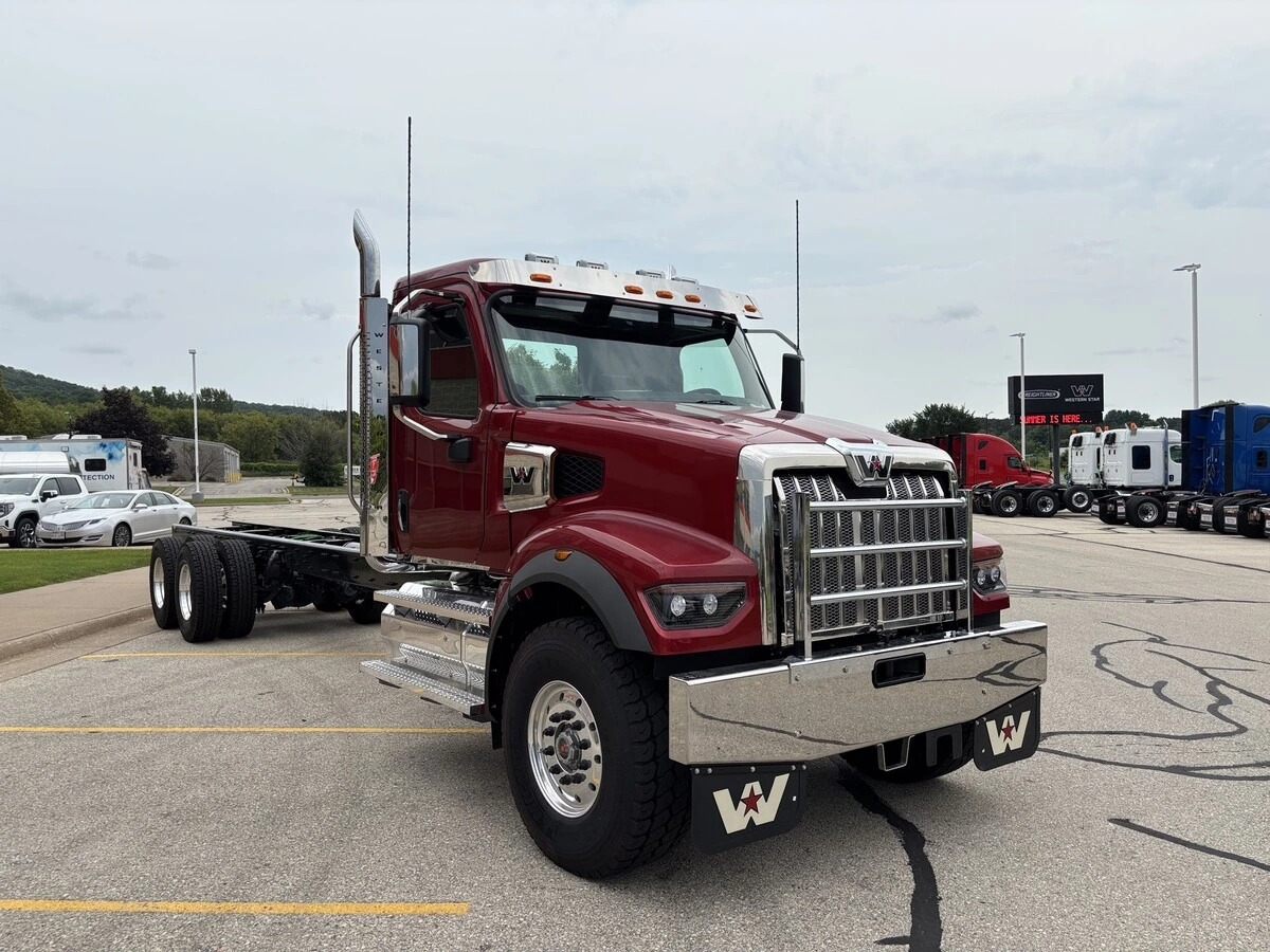 2027 Western Star 49X — photo 3