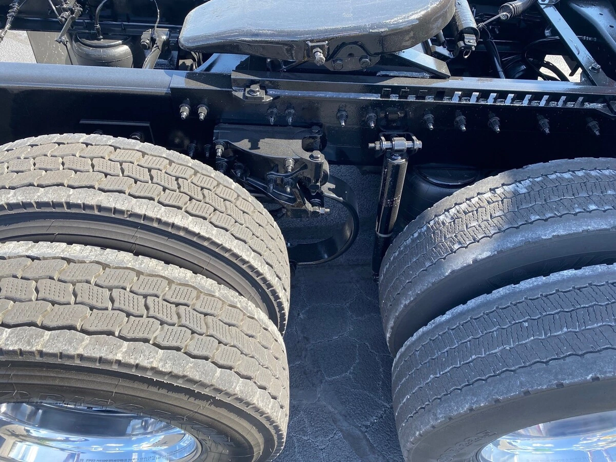 2023 Peterbilt 579 — photo 5