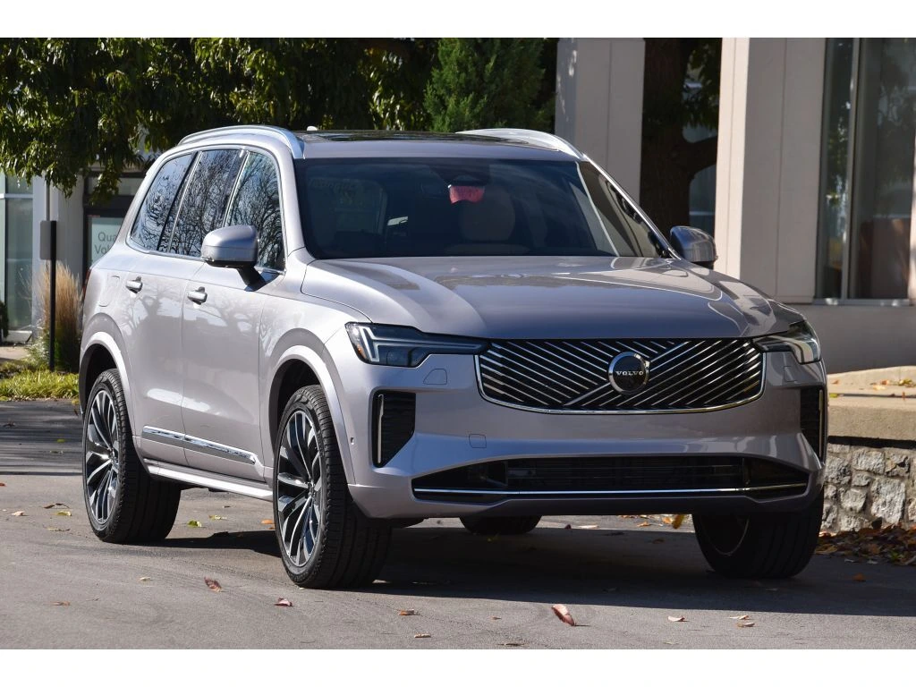 2026 Volvo - image 2