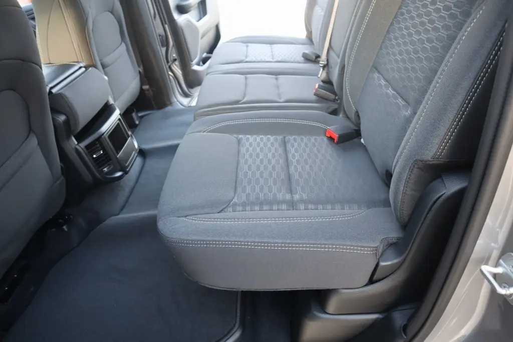 2025 Ram 1500 Tradesman photo 11