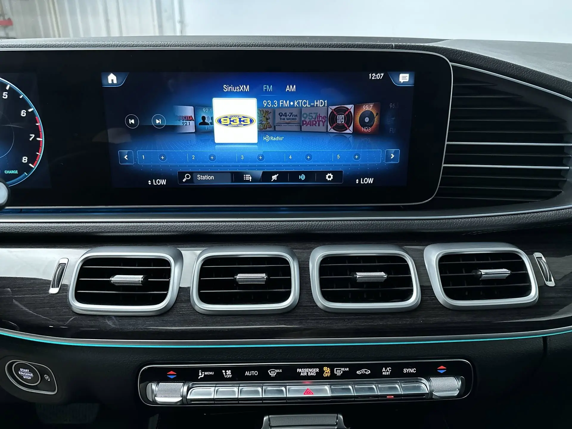 2023 Mercedes Benz GLS 450 4MATIC photo 17