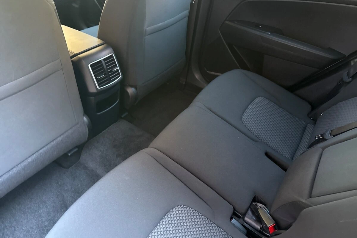 2025 Kia Sportage LX - Photo 12