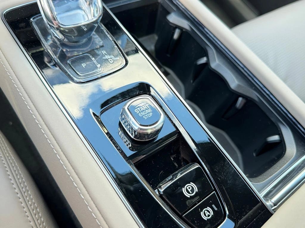 2026 Volvo - image 22