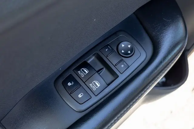 2022 Dodge Challenger SXT photo 10