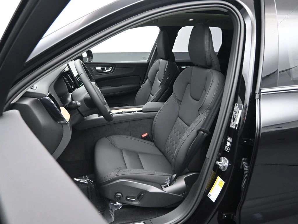 2026 Volvo XC60 Plus - Photo 21