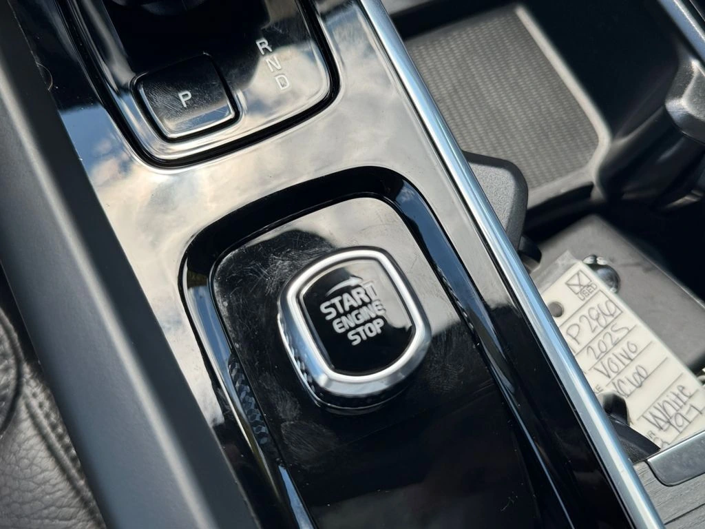 2025 Volvo XC60 Plus - Photo 34