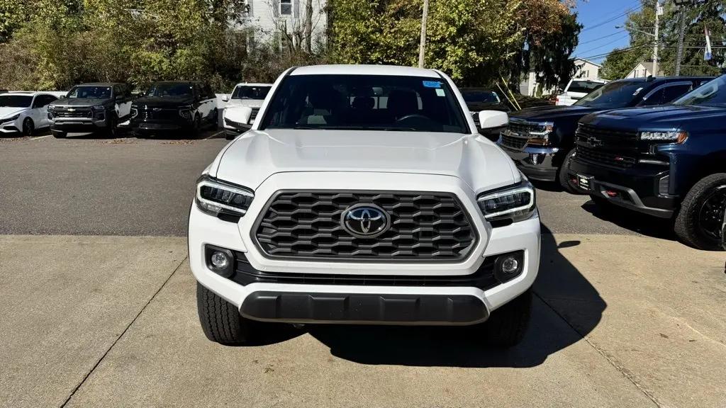 2023 Toyota Tacoma TRD Off-Road V6 photo 3